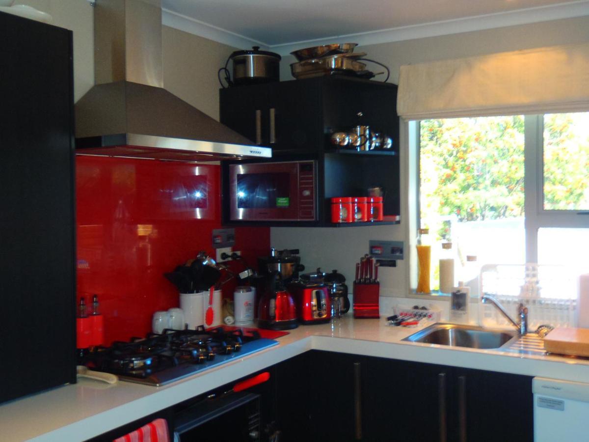 Lakefront Fantail Cottage Lake Hawea, Wanaka Εξωτερικό φωτογραφία