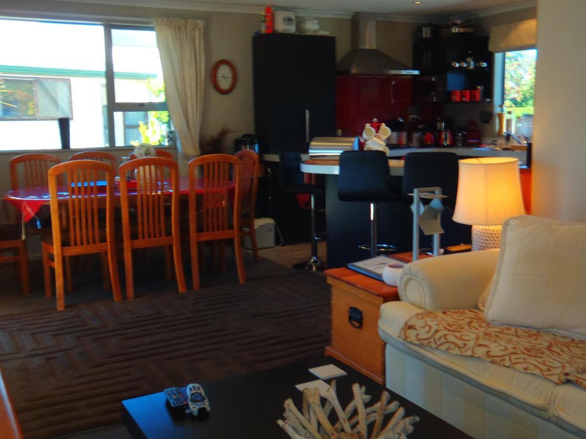 Lakefront Fantail Cottage Lake Hawea, Wanaka Εξωτερικό φωτογραφία