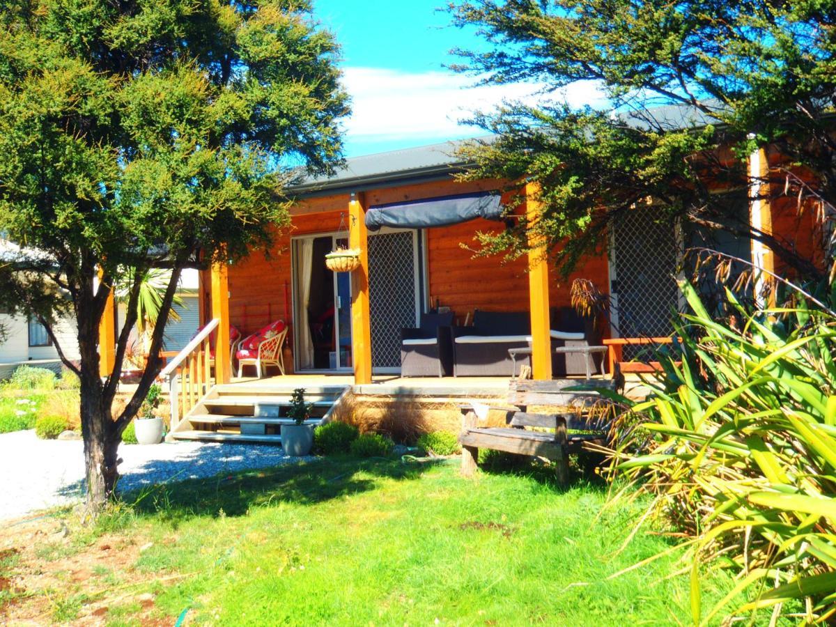 Lakefront Fantail Cottage Lake Hawea, Wanaka Εξωτερικό φωτογραφία