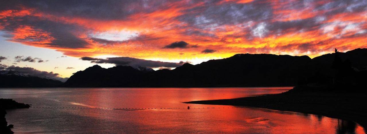Lakefront Fantail Cottage Lake Hawea, Wanaka Εξωτερικό φωτογραφία
